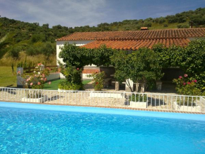 Spacious villa in Aroche, 160 m², private pool, 10 guests